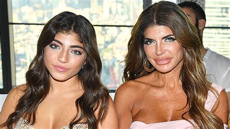 Milania Giudice, 16, Is Teresa’s Twin In Gorgeous Photos – Hollywood Life