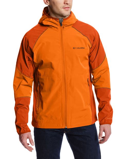 Mejor Opcion: Impermeable. ($$) Una chaqueta impermeable protege mejor de la lluvia que un ...