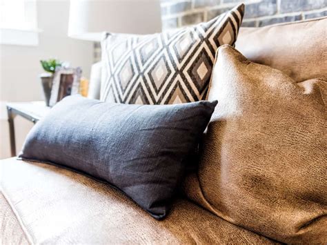 Pillows For Dark Brown Leather Couch - Odditieszone