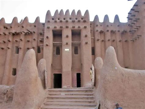 Great Mosque of Djenne (Djenné) - world's largest adobe building | Wondermondo