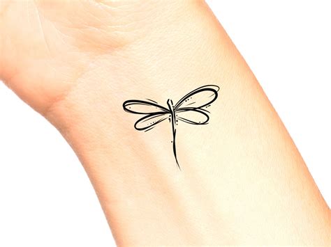 Share 85+ simple minimalist dragonfly tattoo super hot - in.cdgdbentre