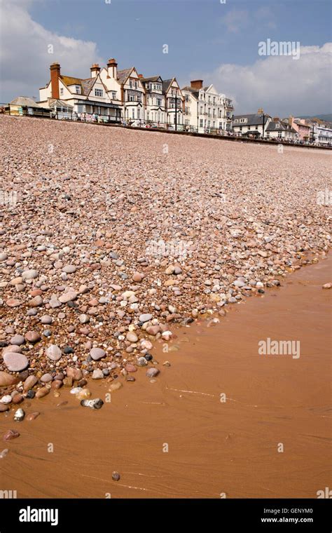 Shingle beach scene hi-res stock photography and images - Alamy