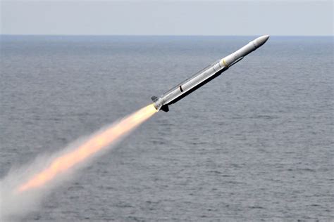 Russia now has an UNSTOPPABLE hypersonic cruise missile that can destroy a US aircraft carrier ...