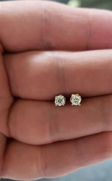 Update more than 74 genuine diamond stud earrings - 3tdesign.edu.vn