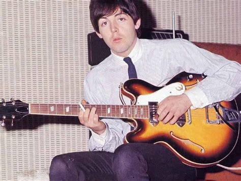 Paul on Epiphone guitar | Paul mccartney guitar, Beatles guitar, Paul mccartney