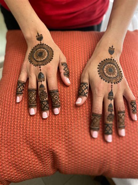 Alia bhatt bridal henna inspo | Mehndi designs for hands, Mehndi designs for fingers, Back hand ...