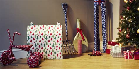 How To Wrap An Oddly-Shaped Gift (VIDEO) | HuffPost