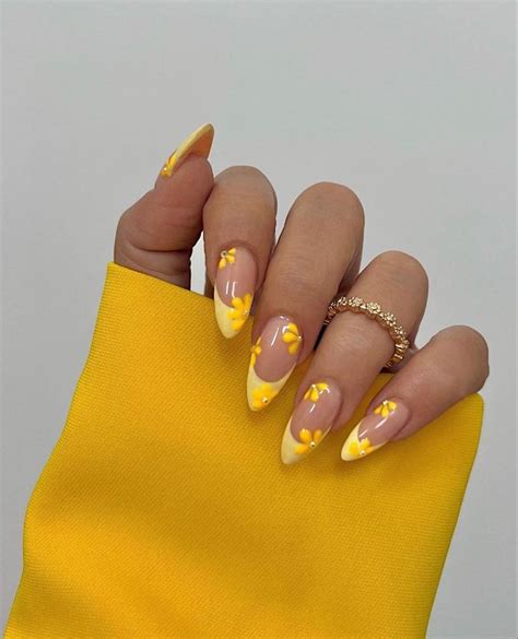 @veredstyle | Stylish nails, Yellow nails, Simple nails