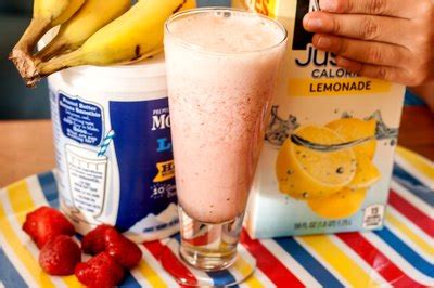 Homemade Meal Replacement Drinks (with Pictures) | eHow