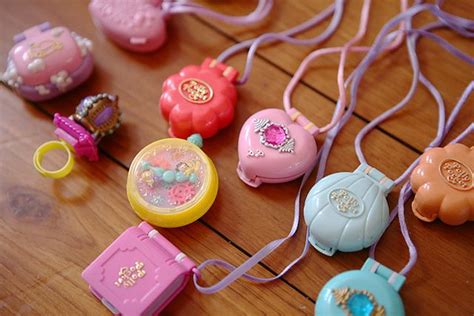 Vintage Polly Pocket Compact Necklaces - I had one of these! 90s Toys, Retro Toys, Vintage Toys ...