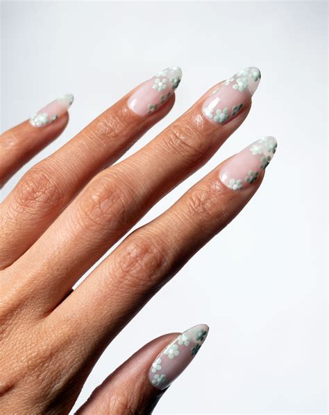 Copy This Green Flower Nail Art Design ASAP - Lulus.com Fashion Blog