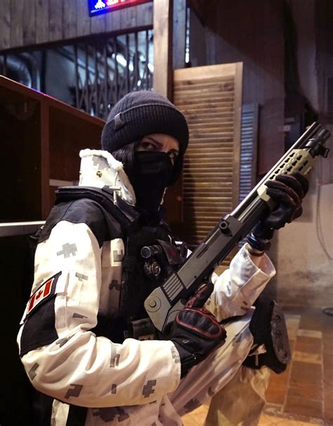 Frost cosplay : r/Rainbow6