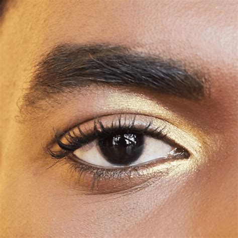 There's No Wrong Way to Wear Gold Eyeshadow—Here's 16 Options to Scroll ...