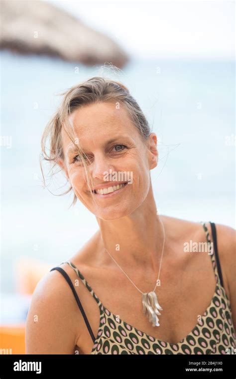 Portrait, smile, woman Stock Photo - Alamy