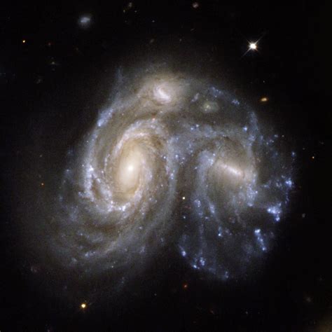 File:Hubble Interacting Galaxy NGC 6050 (2008-04-24).jpg - Wikipedia