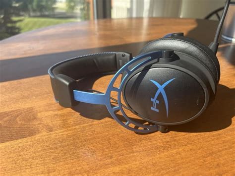 Gaming Review: Logitech G Pro X vs HyperX Cloud Alpha S | Headphonesty