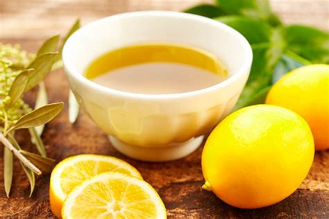 Aceite de oliva y limón: propiedades y beneficios del preparado