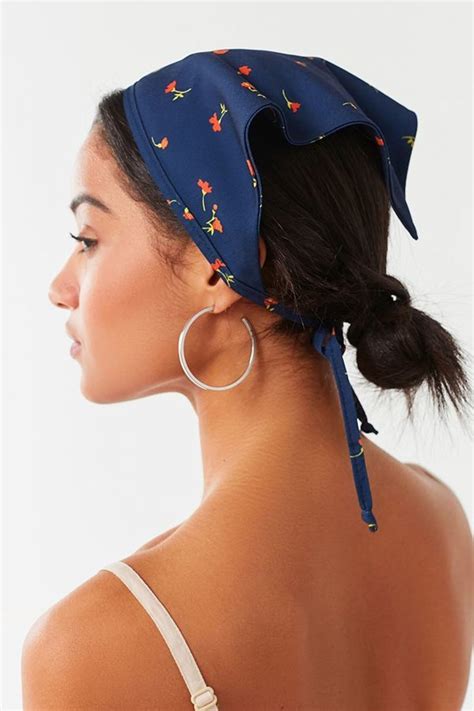 Girl with a bandana handkerchief around head Cute Bandana Hairstyles ...