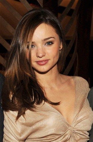 How to Get Shiny Hair - 5 Tricks for Shinier Hair #hair #beauty Miranda Kerr Makeup, Style ...