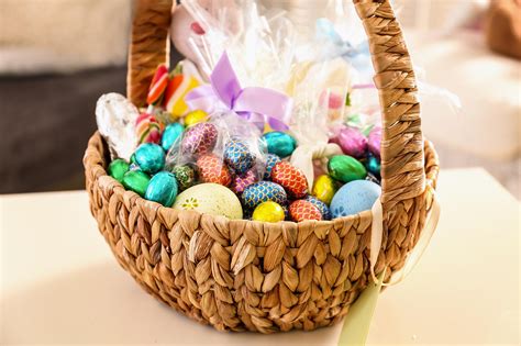 10 Hilarious Gift Basket Ideas For Easter Day