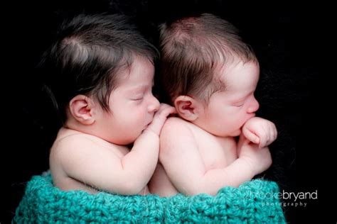 Twin Babies Sleeping - 23 photos which are simply visual sugar cubes