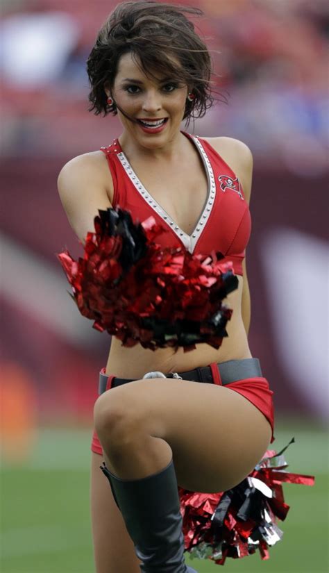 Who Has The Best Looking Cheerleaders? - Football Gallery | eBaum's World