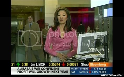 TV Anchor Babes: A Wickedly Hot Betty Liu on Bloomberg