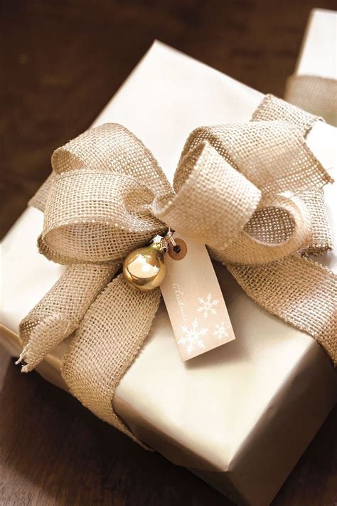 Gift Wrapping Tips From Top Designers | Elegant gift wrapping ...