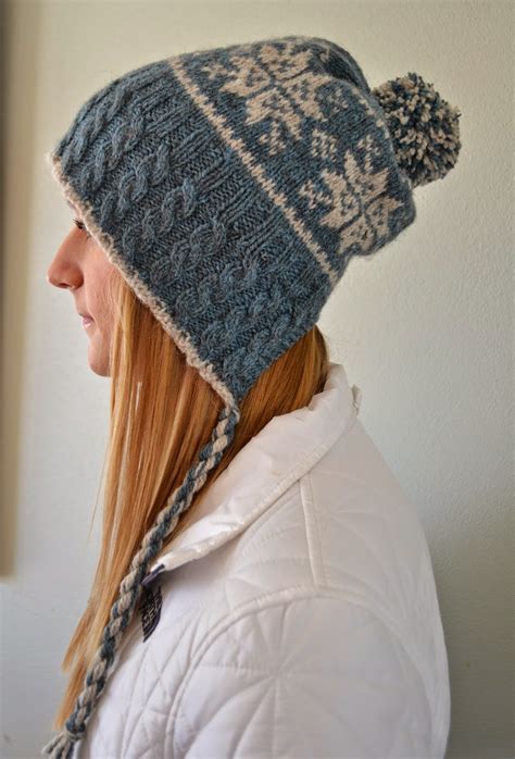 Susan B. Anderson: Split Back Snowflake Hat, plus a traditional version ...