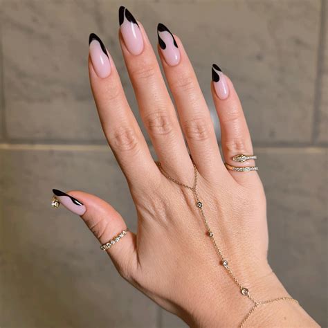 Short Stiletto Nails Are About to Take Over | InStyle - InStyle