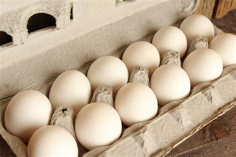 Eggs, Cage-Free Non-GMO White (Dozen) (1 doz) | Farmbox California