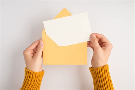 Using Gift Cards to Connect with Employees