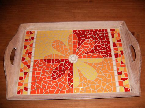 mosaic tray with flower by Lonneke Hendriks Mosaic Tray, Mosaic Pots, Mosaic Glass, Mosaic Tiles ...