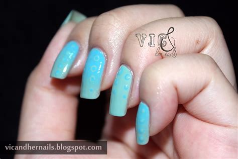 Vic and Her Nails: 31 Day Challenge 2013- Day 4: Green Nails