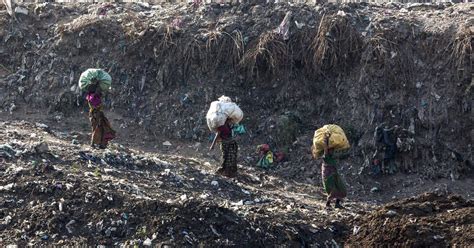 East Delhi’s Ghazipur landfill will soon be taller than the Taj Mahal ...