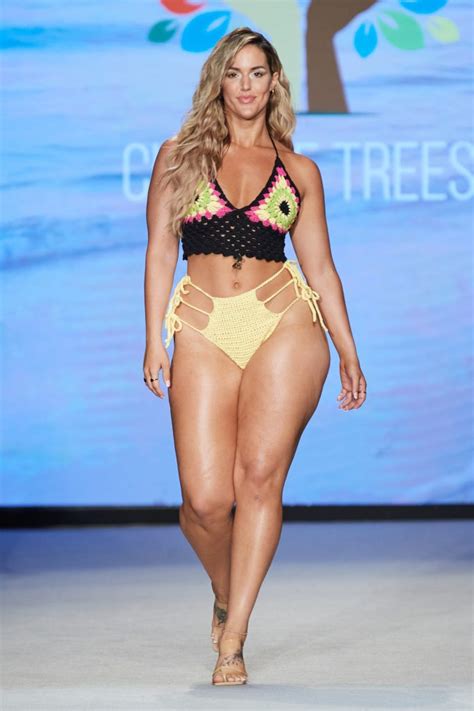 Curve Collective Spring 2024 Swimwear Fashion Show | The Impression