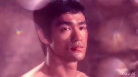 Bruce Lee vs Chuck Norris (Romantique)