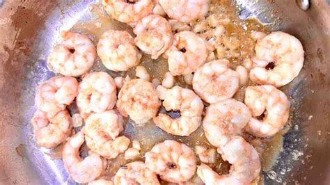 Creamy Garlic Butter Shrimp And Rice - Easy 20 Minute Dinner - RecipeMagik