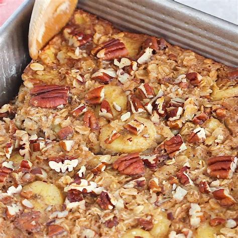 MAPLE PECAN BAKED OATMEAL | This delicious baked oatmeal is loaded with ...