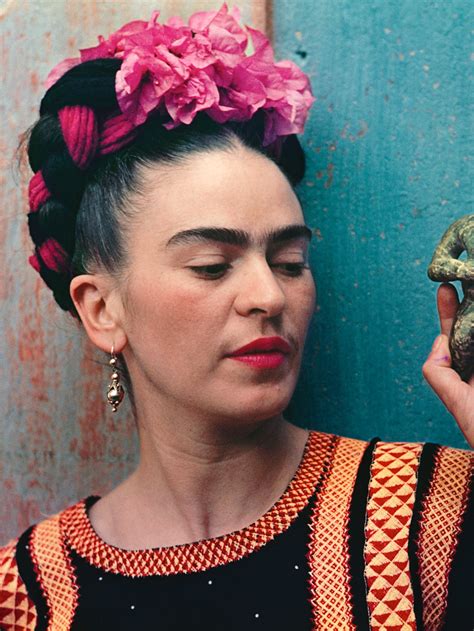 Frida Kahlo: Things To Know About The Mexican Artist CNN Style | atelier-yuwa.ciao.jp