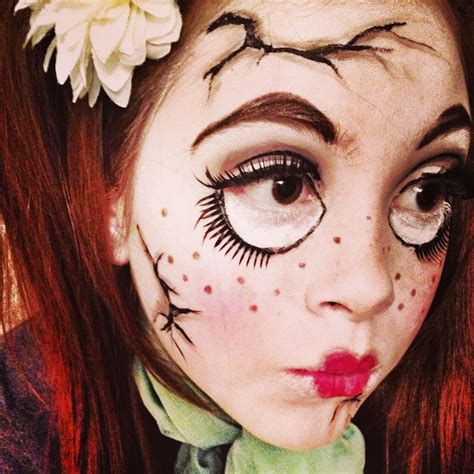 Creepy cracked doll makeup #makeup #crackeddoll #porcelaindoll Scary Doll Costume, Broken Doll ...