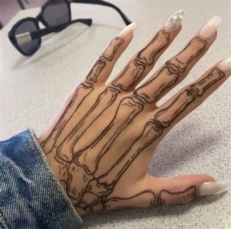 Skeleton Hand Tattoo Tiktok : Skeleton Hand Tattoo Tiktok | Exchrisnge