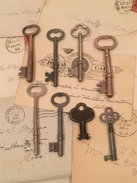 Vintage Skeleton Keys, Craft Keys, Old Keys, Jewelry Making Keys | Skeleton key crafts, Vintage ...