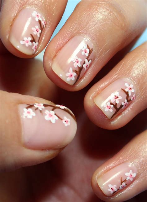 +14 Nail Art Of Flowers