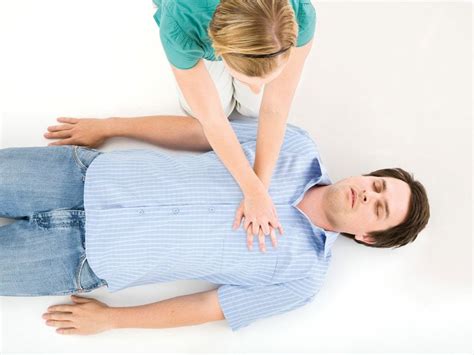 7 Essential Steps of CPR Everyone Should Know | Reader's Digest