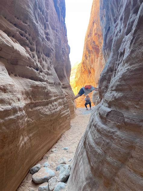 Valley of Fire Hiking Tours | Las Vegas Outdoor Adventure