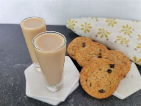 Oatmeal Cookie Shot Recipe - Tammilee Tips