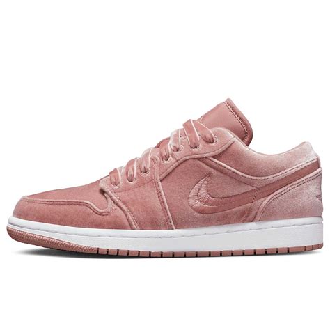 Buy WMNS AIR JORDAN 1 LOW SE for N/A 0.0 on KICKZ.com!