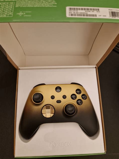 Got the new Gold Shadow Xbox controller today. I love gold so had to get this one. Its a beauty ...