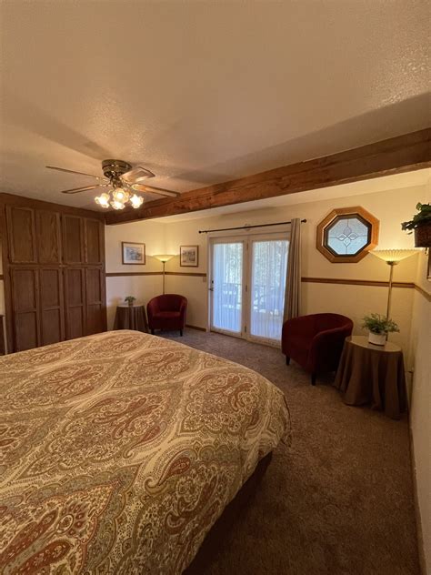 Rooms and Rates - Berkshire Inn